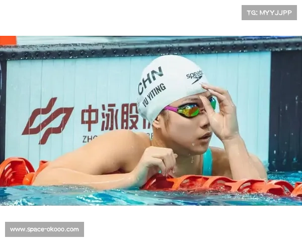 余依婷50米蝶泳预赛半决赛均创个人最佳成绩暂列第一助力晋级决赛